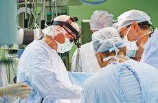 На Камчатке мужчина умер на операционном столе из-за нехватки медицинских материалов