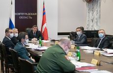 Новогодние гуляния под надзором: Бочаров поручил усилить контроль за эпидобстановкой в праздники