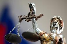 В Приморье мужчина протащил полицейского на своём автомобиле