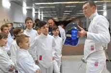 Новое спортивное оборудование получат фехтовальщики по поручению Михаила Дегтярева