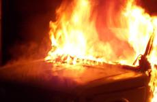В Камышине на улице Стахановской превратился в факел автомобиль «Ауди»