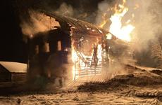 Происшествия: Два человека погибли при невыясненных обстоятельствах на пожаре в Вожегодском районе