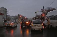 В соцсети попало видео, на котором ульяновский водитель сбил беременную женщину и попытался скрыться