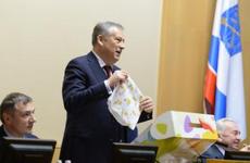 В ЗАГС и МФЦ Ленобласти начнут выдавать подарки новорожденным