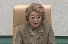 Все предприятия по производству медицинских масок в России перевели на семидневную рабочую неделю