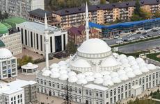 Сломаны ворота построенной в VIII веке Джума-мечети