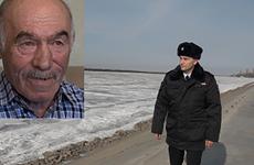Полицейский в Хабаровске спас провалившегося под лёд пенсионера