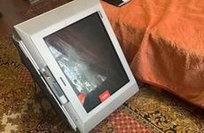 Четырехлетнюю девочку насмерть придавило тумбой с телевизором