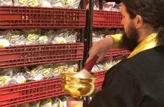 Малоимущим жителям Ростовской области передали 100 тысяч пасхальных куличей