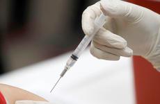 Российскую вакцину от коронавируса испытали на людях