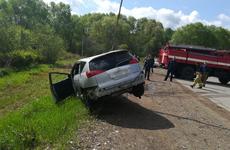 При падении машины в реку в Приморье погибла семья с ребенком, чудом выжила девочка