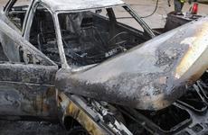 В Череповце загорелся автомобиль с владельцем внутри