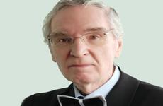 Дирижер музыкального театра погиб после падения с балкона: СК проводит проверку