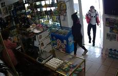 Тренер ММА избил продавца за просьбу надеть маску