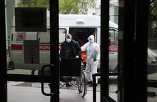 В России за сутки выявлено 7728 заразившихся коронавирусом, всего — 584 680