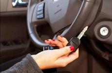 В Ставрополе пьяная работница автомойки угнала машину и попала в ДТП