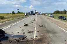Водитель на «семерке» врезался в стоящий МАЗ под Волгоградом: 1 погиб, 2 в больнице