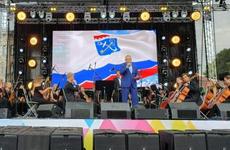 На Батарейной улице в Выборге выгорел подожженный неизвестным микроавтобус