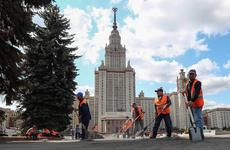 Медведев предложил усложнить процедуру выдачи мигрантам права на работу