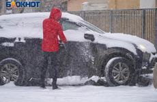 Волгоградцам назвали телефоны для жалоб на непроходимые дворы