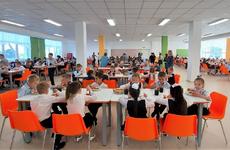 В этом году в НАО на бесплатное горячее питание учеников начального звена направят более 50 млн рублей