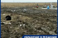 «Грязные похороны»: волгодонцы вынуждены хоронить близких по колено в грязи