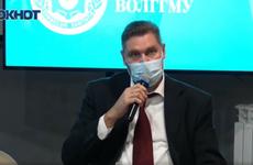 В Волгоградской области вопреки воле губернатора ужесточили карантинные меры по COVID-19 : в парикмахерские пустят только вакцинированных или переболевших