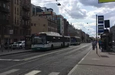 Автобусы и троллейбусы теперь будут контролировать выезд на выделенные полосы