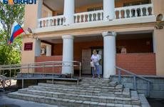 Хотела поймать на измене мужа приятельницы: сотрудницу сотовой связи осудили в Волгограде