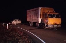 Водитель погиб в расплющенной легковушке на трассе Волгоград – Саратов