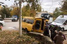 При ДТП с автобусом в Ростовской области пострадали восемь человек