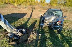 Под Волгоградом автобус с детьми врезался в «Лада»: есть пострадавший