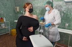Вакцинацию беременных от COVID-19 усилили в Волгоградской области