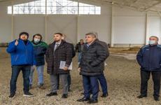 Готово на 71%: чиновники из региона оценили ход строительства ледового катка