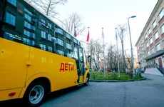 Петербург получил 13 новых школьных автобусов