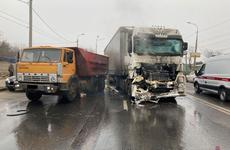 В Волгограде в ДТП с фурой «Мерседес» пострадал водитель автомобиля "КамАЗ"