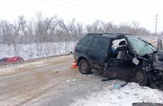 Один человек погиб и трое ранены в лобовом ДТП в Волгоградской области