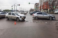 В Волгоградской области такси попало в ДТП: пострадал пассажир
