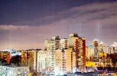 В небе над Петербургом вновь заметили световые столбы