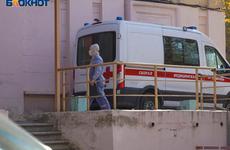Один погиб, трое ранены: легковушка влетела в КАМАЗ в Волгоградской области