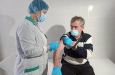 Планы и реальность: задачу Минздрава по вакцинации 30% жителей от COVID-19 оценили в Волгограде