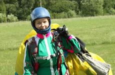 Уроженку НАО, пострадавшую во время прыжка с парашютом, выписали из больницы