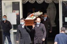 Боль, горе и слёзы: в Волгограде юных спортсменок проводили в последний путь
