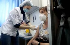 Половина привитых новосибирской вакциной остались без антител
