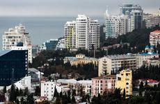 В Крыму продолжается погодный апокалипсис: в Ялте река вышла из берегов