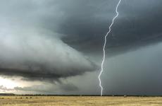 МЧС Ростовской области объявило штормовое предупреждение из-за нового грозового фронта