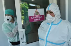 Медикам Ленобласти продлили "ковидные" надбавки до сентября