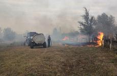 Под Волгоградом шесть часов боролись с пожаром на подступах к селу