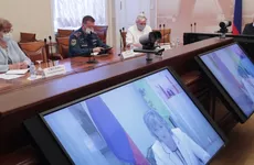 Беглов: третья волна COVID-19 в Петербурге не закончилась