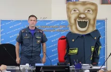 Тульский пряник стал сотрудником МЧС и получил удостоверение